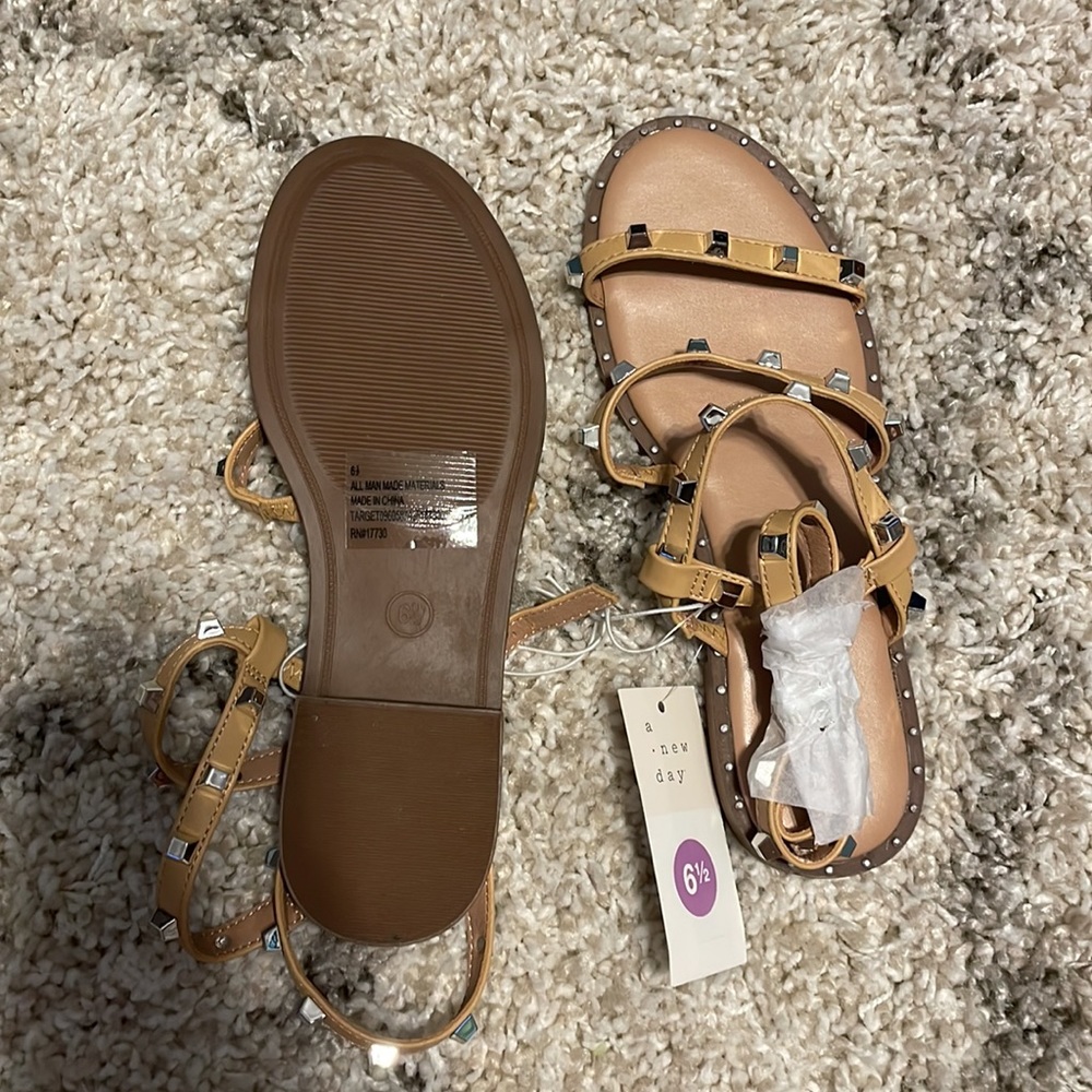 Sandals - Picture 3 of 7